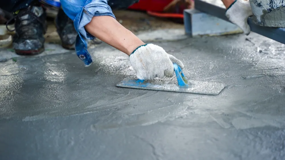 捨てコンとは?基礎工事の「土台の土台」