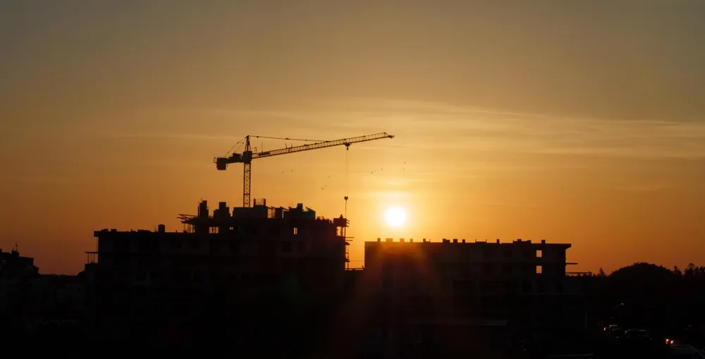 データで見る労働環境のリアルと「2024年問題」の影響