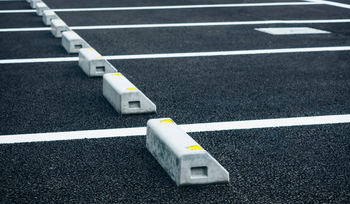 アスファルト舗装とは？安さと工期が魅力