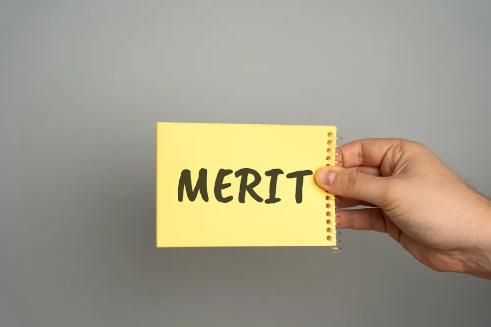 感情だけで辞めないために。退職の判断基準と続けるメリット