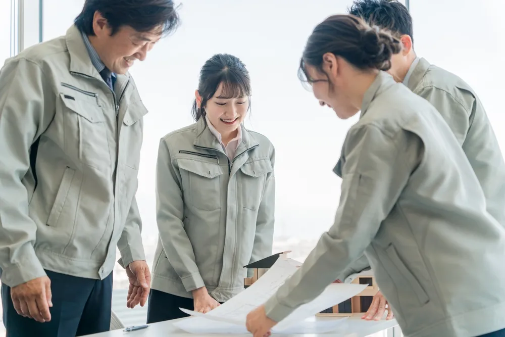 年収の差はどこから？2級資格・年齢・企業規模・地域別の比較