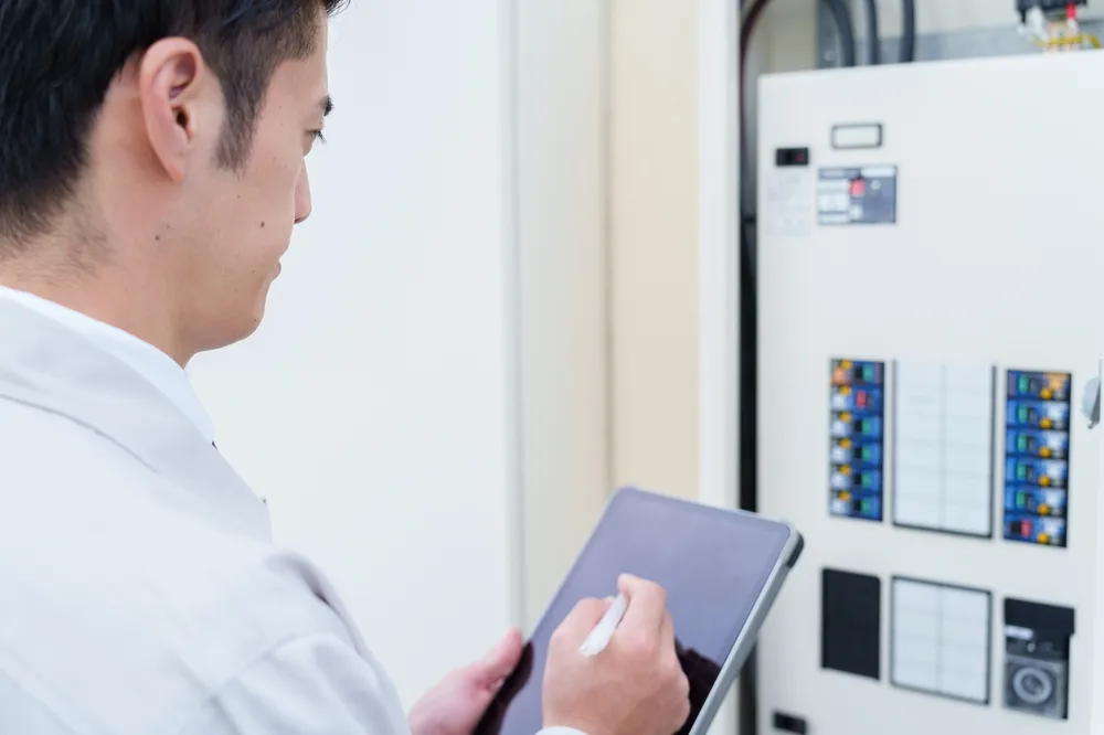 主任技術者とは？建設業と電気事業における定義の違いを明確に