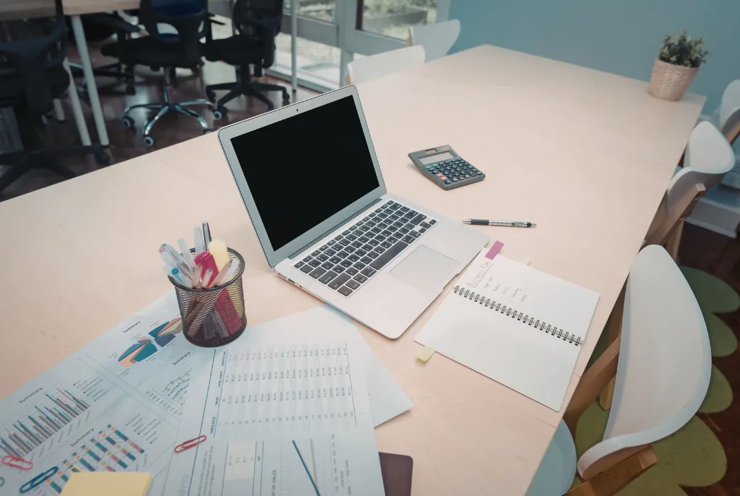 アナログ管理の限界と「DX」による解決策